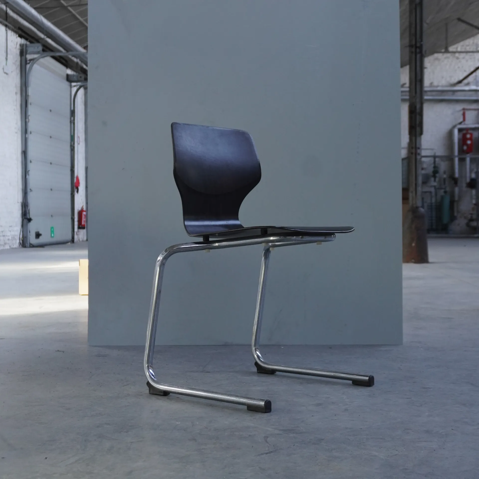 Stackable chair in Pagwood by Flötotto