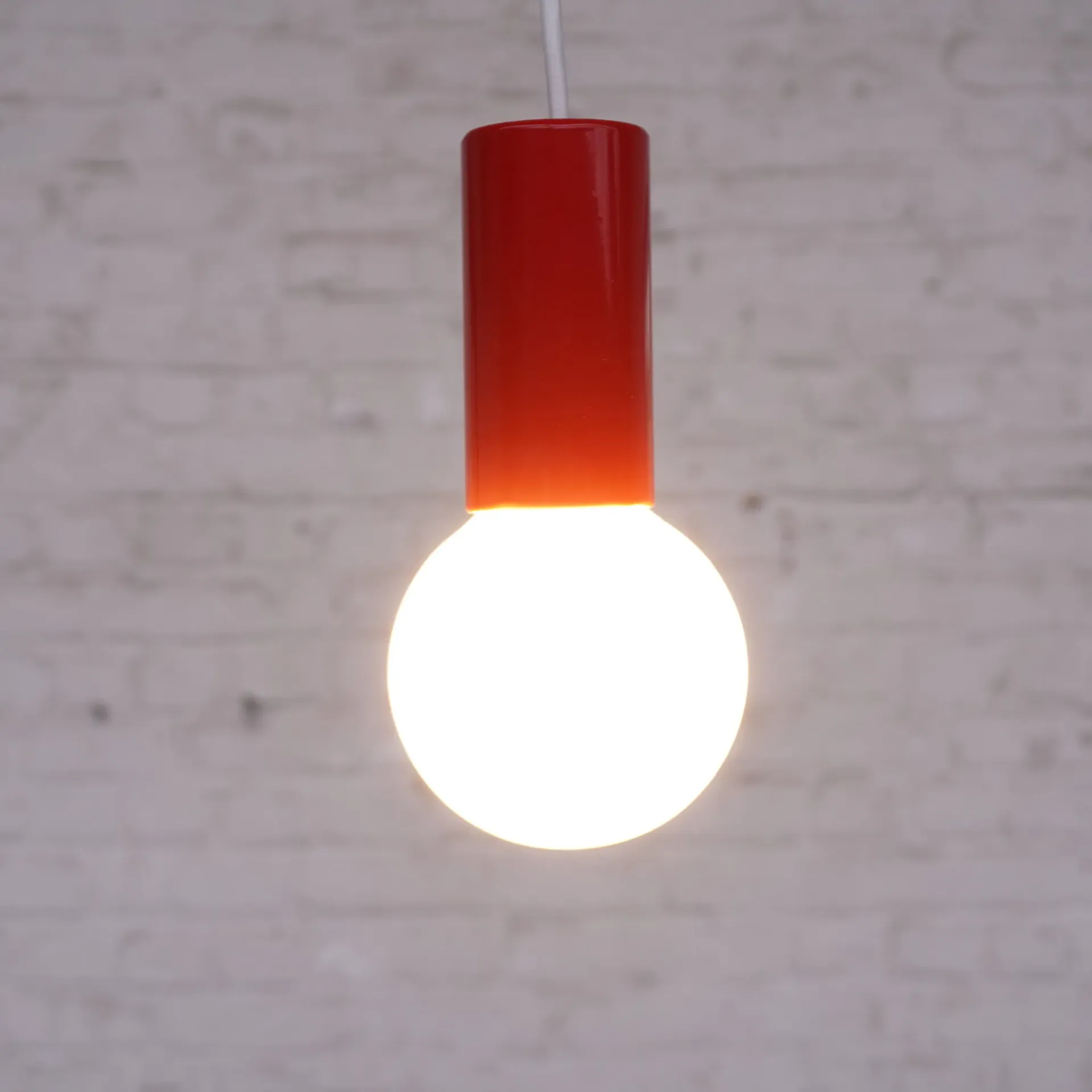 Hanging light 'Puccini' (signal red)