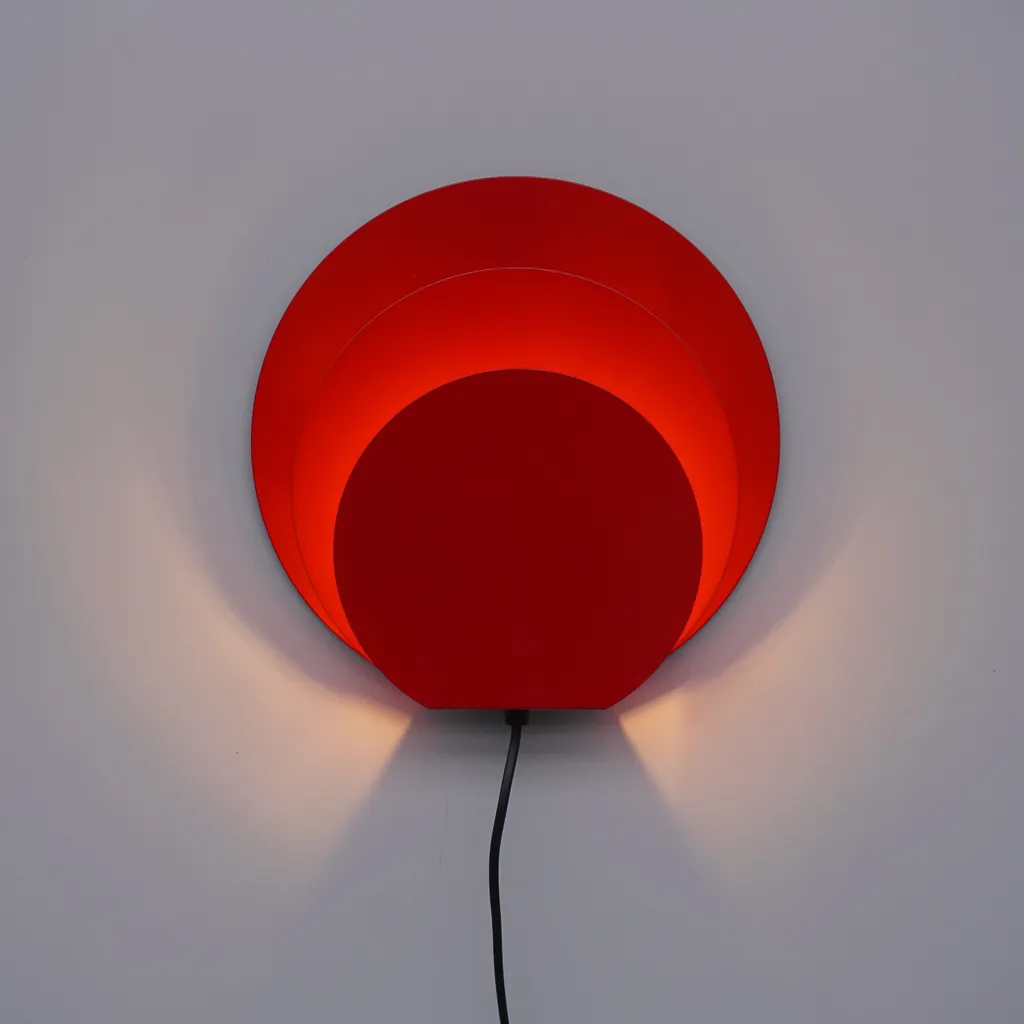 Wall light 'Delta' (signal red)